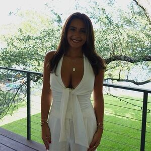 Meet your Posher, Daniella